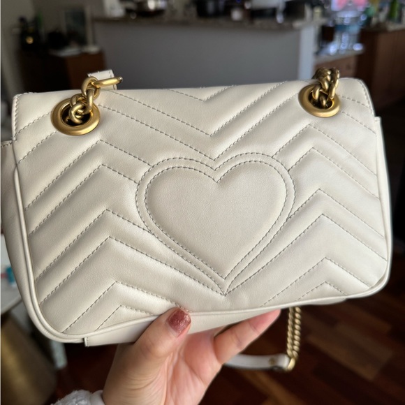 Authentic Gucci Marmont mini bag in white - Picture 4 of 16